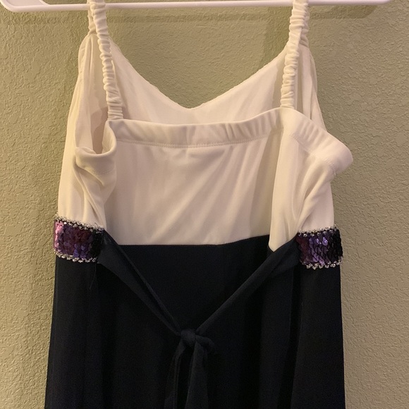 Blue/white girls dress. - Picture 2 of 3